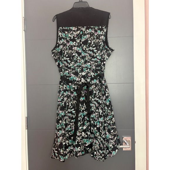 Simply Vera Black Market Floral Fit Flare Dress Black Teal Purple Pockets L - Picture 2 of 9